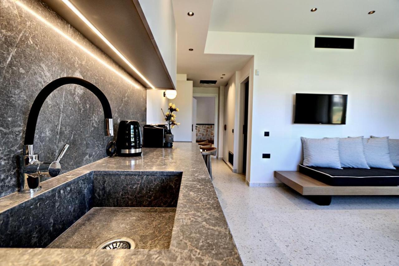 Elmaral Living Experience "Adults Only" Apartment Agia Pelagia  Luaran gambar
